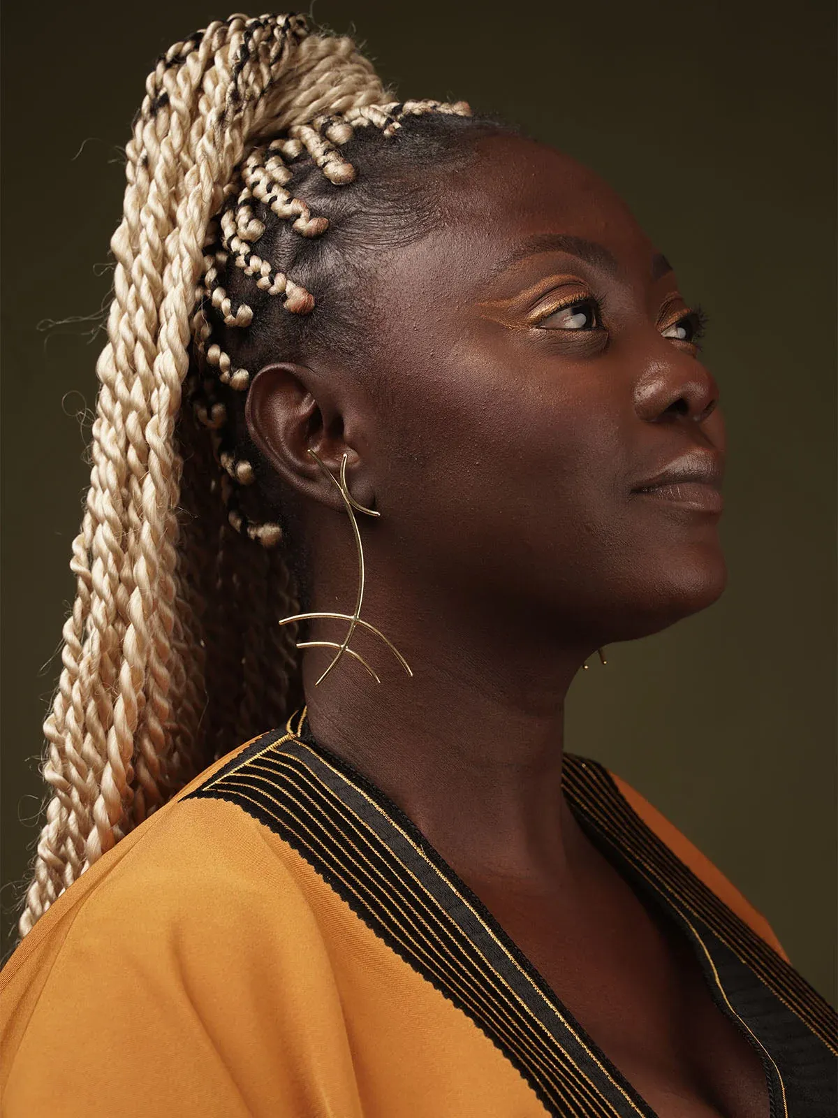 Boucles Drama — portrait solaire en bronze