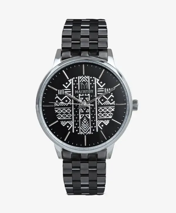 Mansa de Luxe — cadran noir gravé motifs bogolan, bracelet acier noir