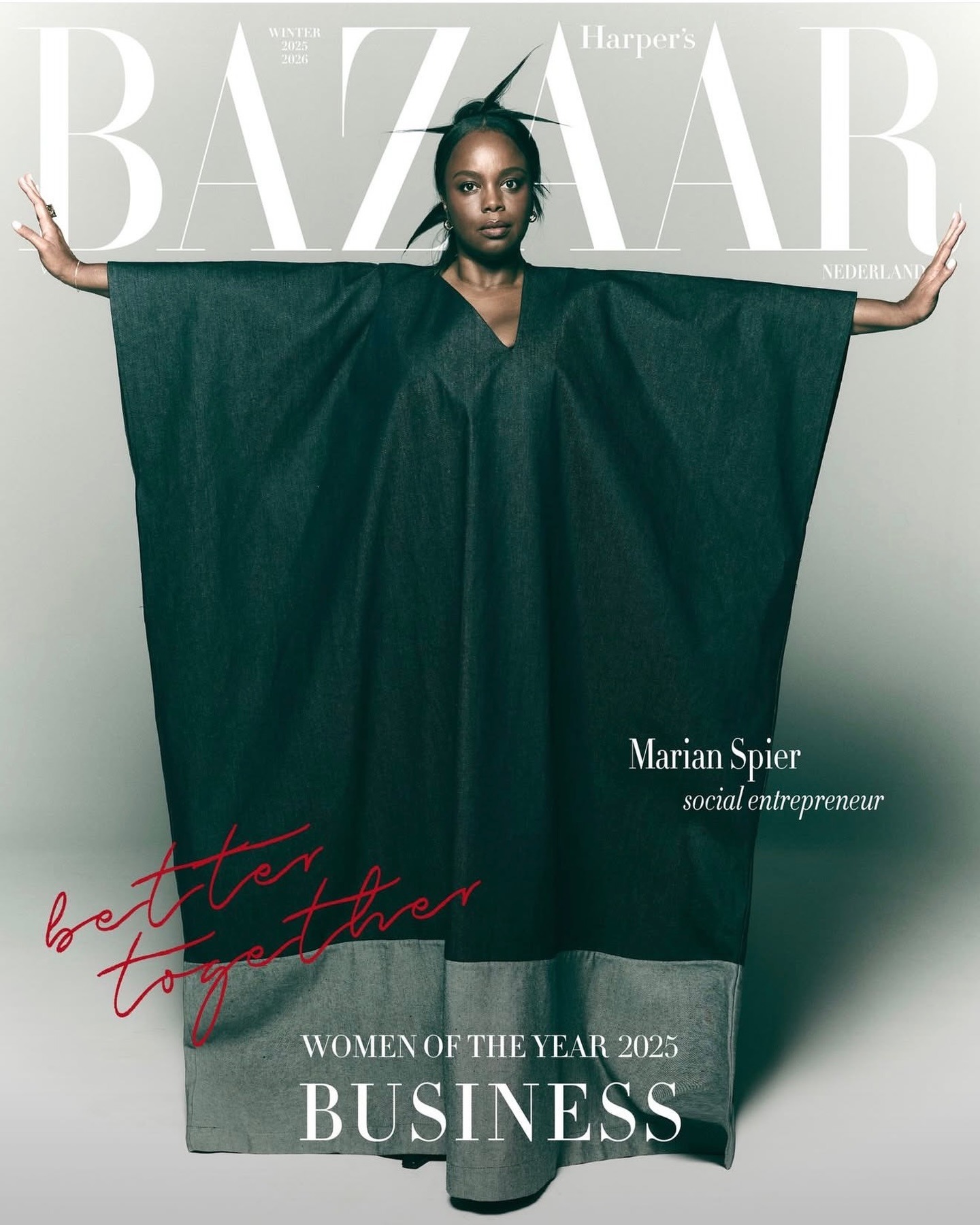 Kaftan denim en couverture Harper's Bazaar