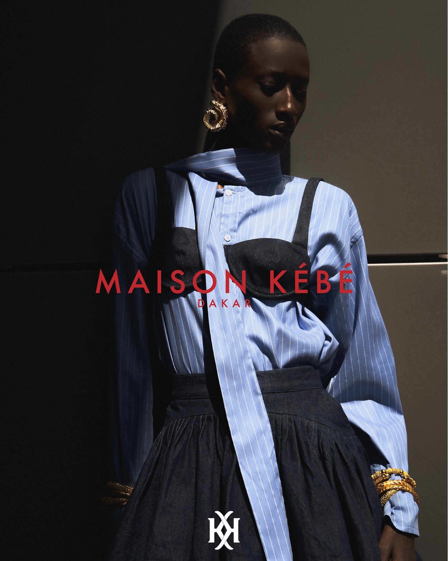 Chemise rayée et bustier denim — regard doré