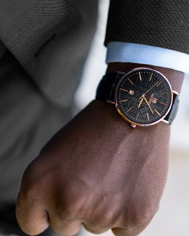 Montre homme, cadran noir motifs Gaïndé