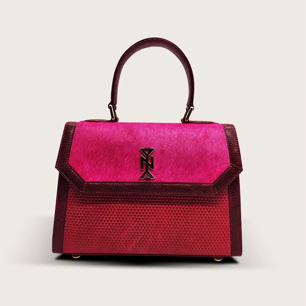 Belle Dame Rose — poulain fuchsia, cuir grainé rouge et fermoir monogramme