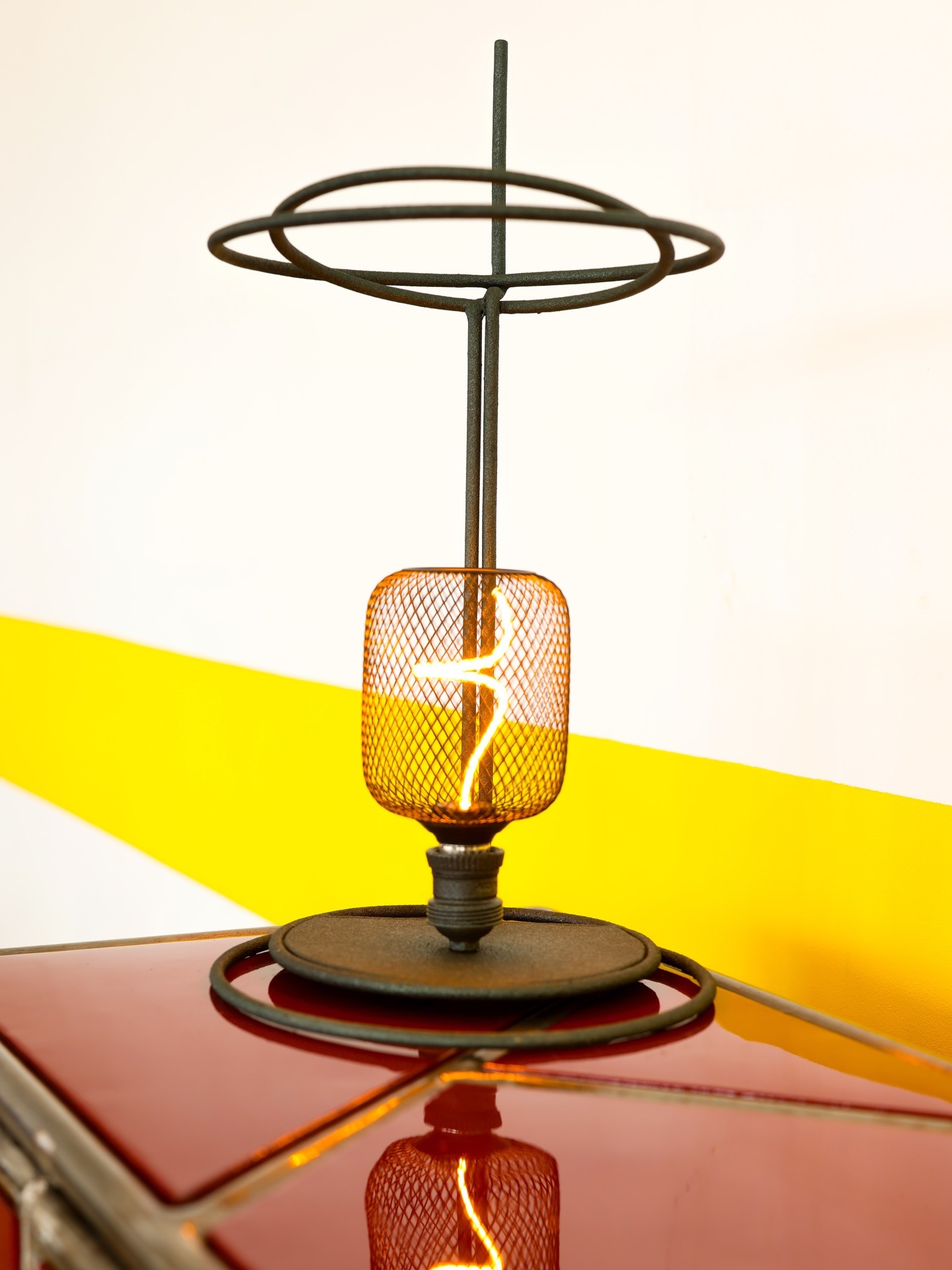 Lampe orbite à ampoule maille cuivrée