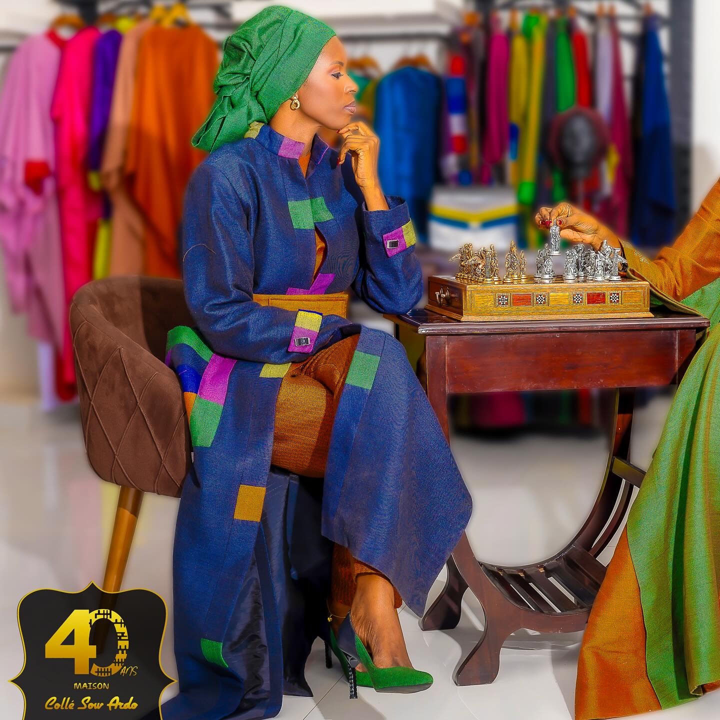 La créatrice dans son showroom