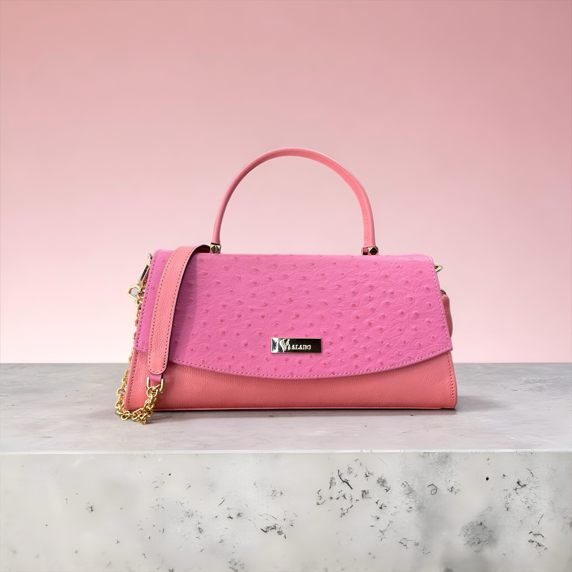Sac rose poudré, finition autruche