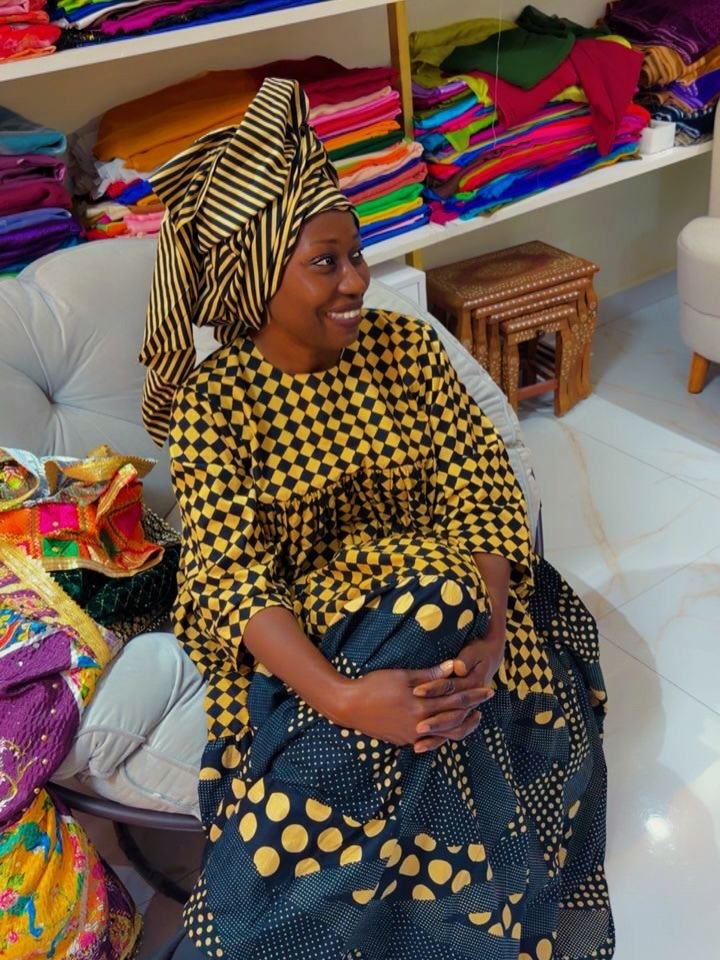 Boubou damier or et noir, pagne à pois — l'esprit Diadia.
