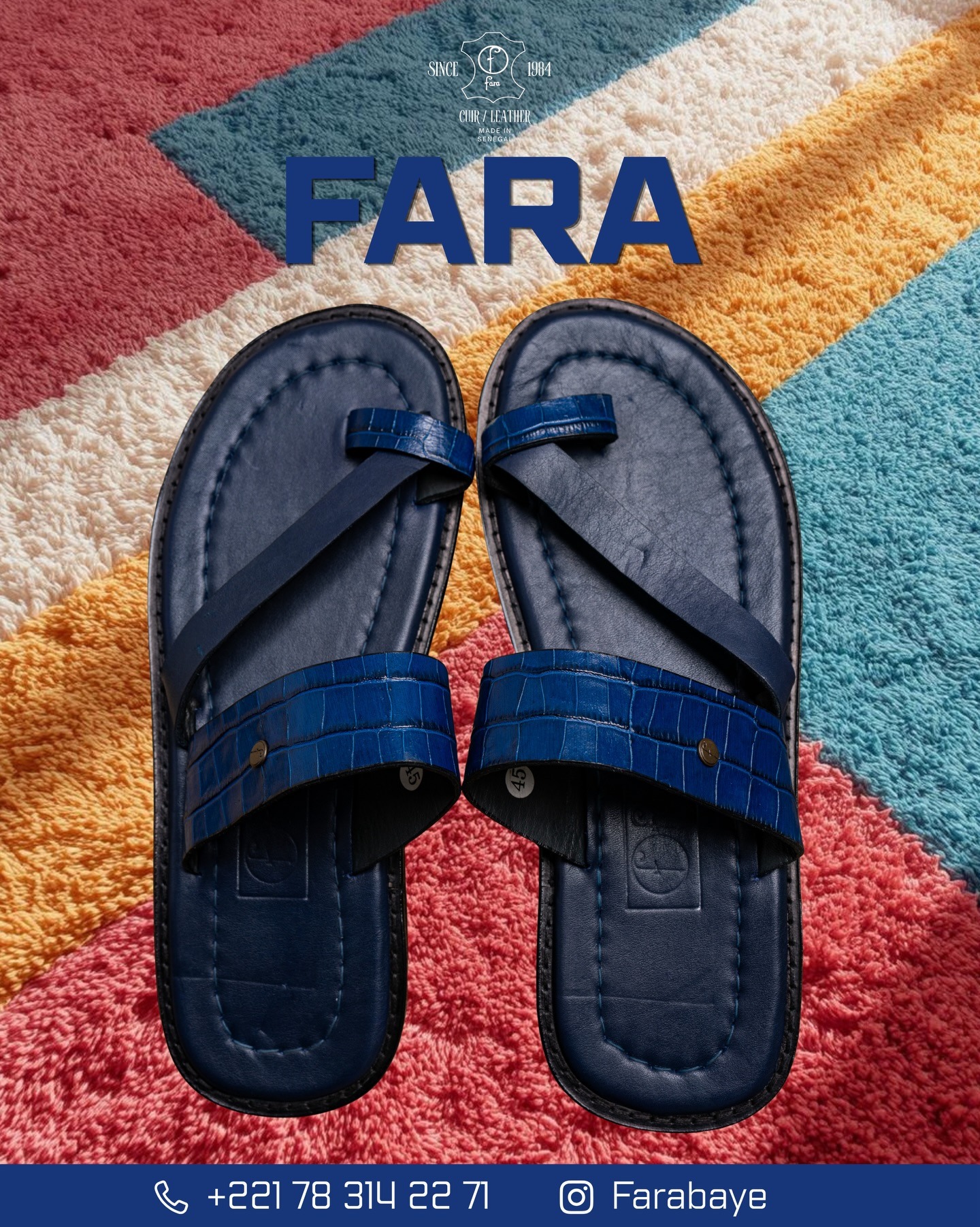 Sandales en cuir bleu, bride croco et anneau d'orteil