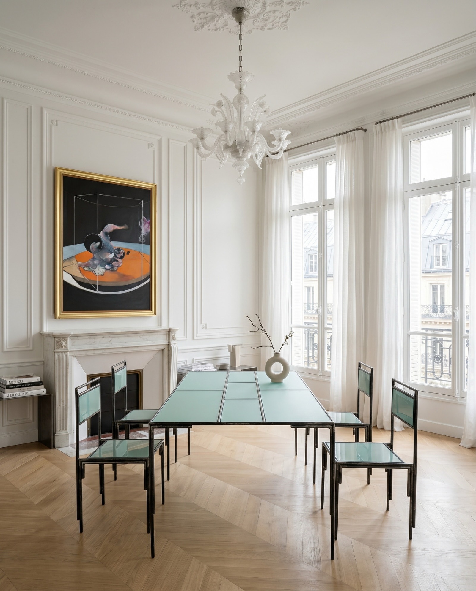 Table de salle à manger et chaises en verre céladon — série Haussmann