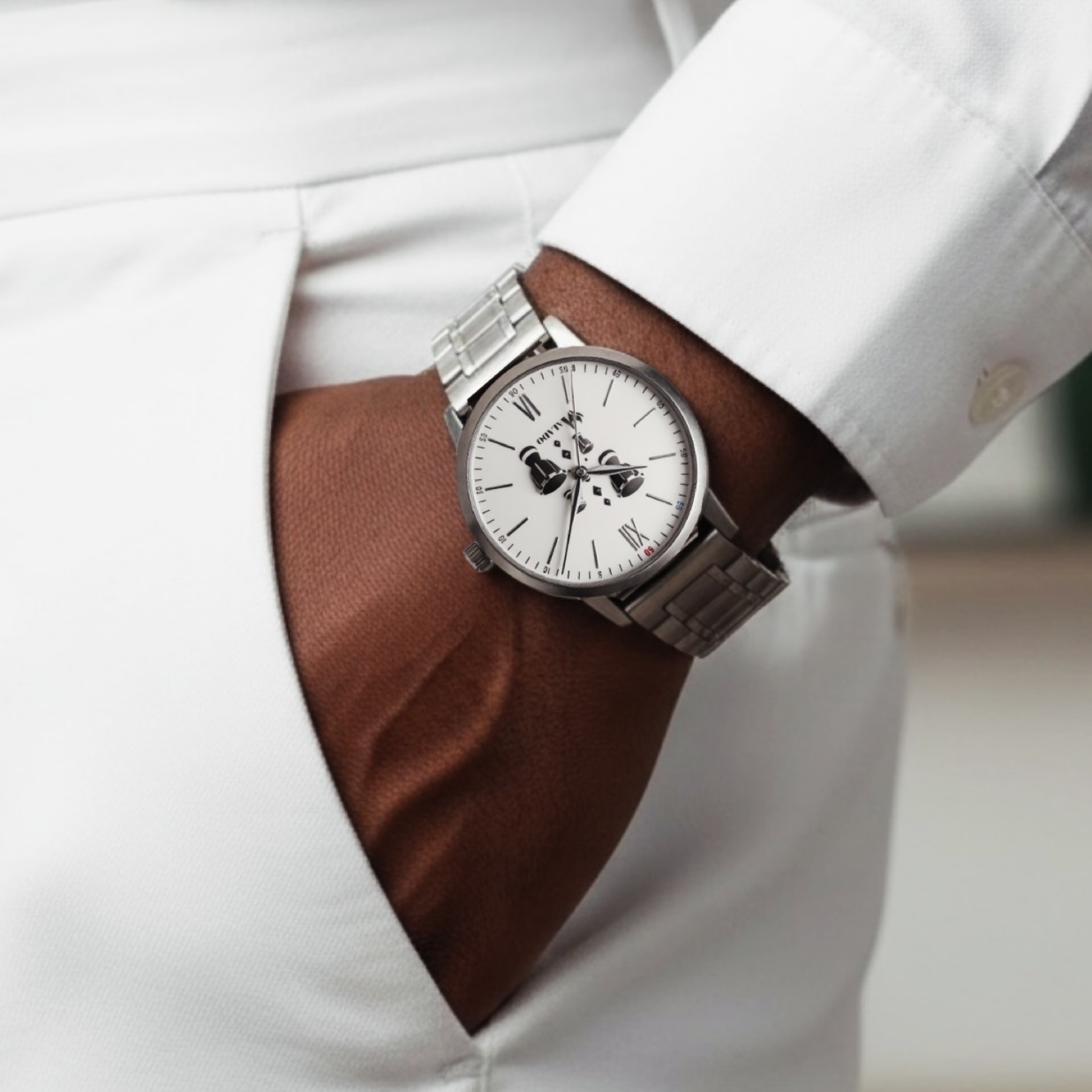 Homme Malado — Cadran blanc & bracelet acier
