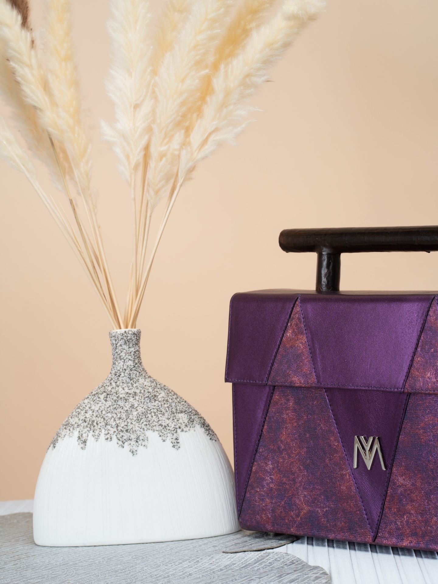 Cartable violet métallisé — patchwork cuir & tissu iridescent