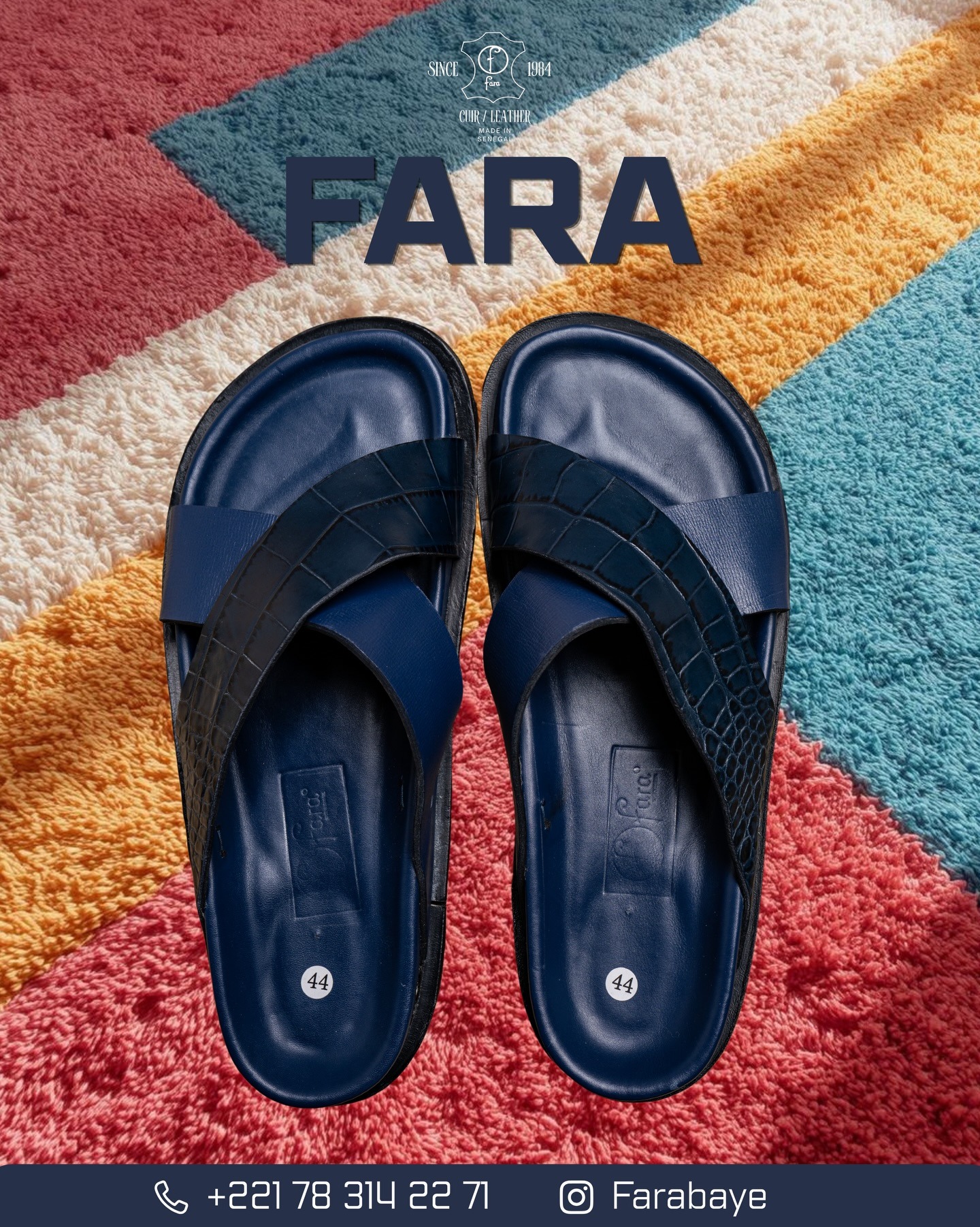 Mules croisées en cuir bleu nuit et croco